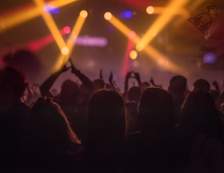 DJ für Festival hier buchen!
