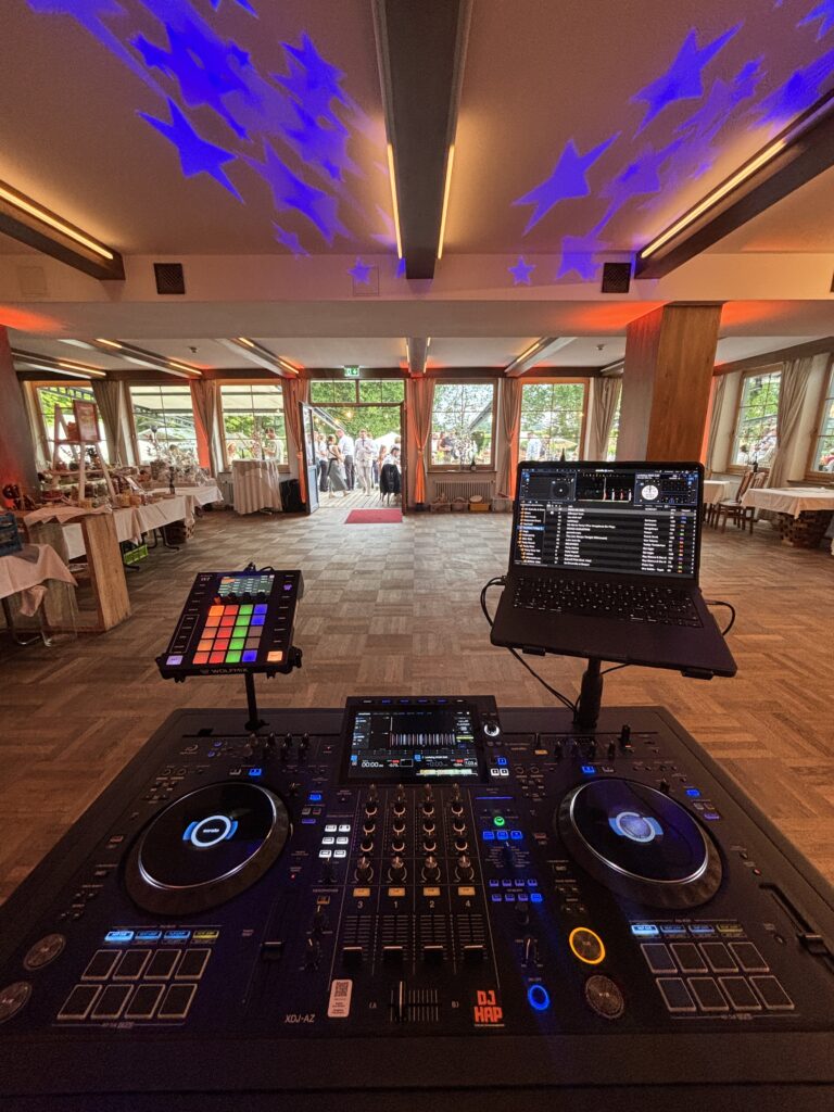 DJ bei einer Firmenfeier in München